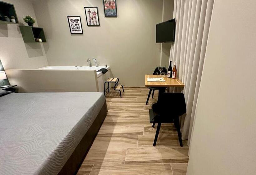 مبيت وإفطار Qualora Room & Suite