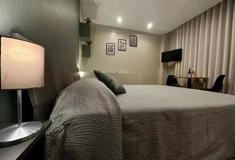 تختخواب و صبحانه Qualora Room & Suite