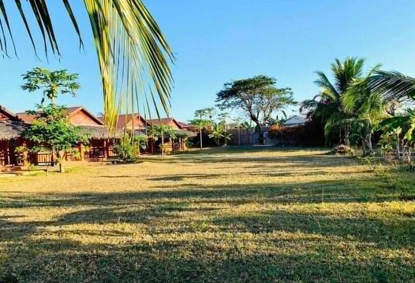 تختخواب و صبحانه Rivatsara