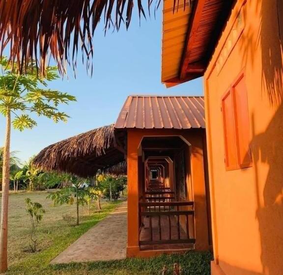 تختخواب و صبحانه Rivatsara