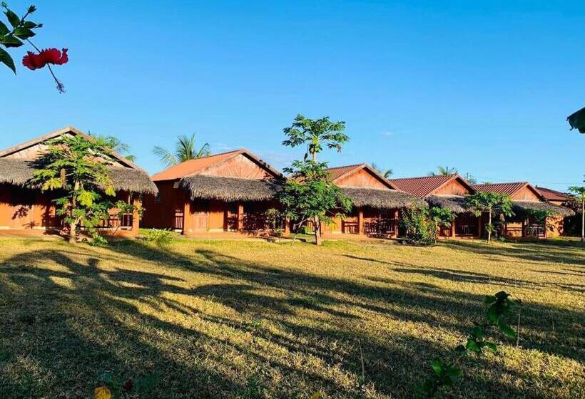 تختخواب و صبحانه Rivatsara