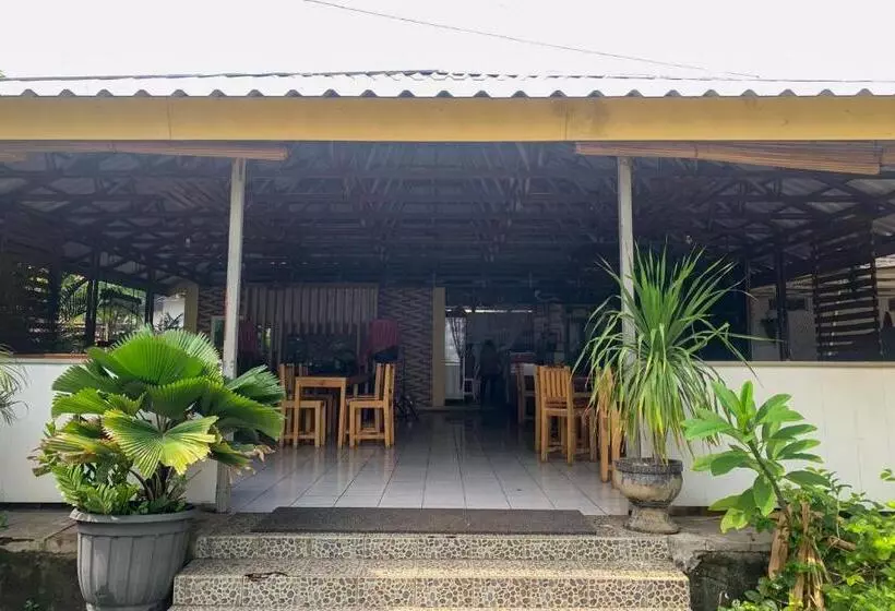 Hotelli Pelangi Merak Redpartner