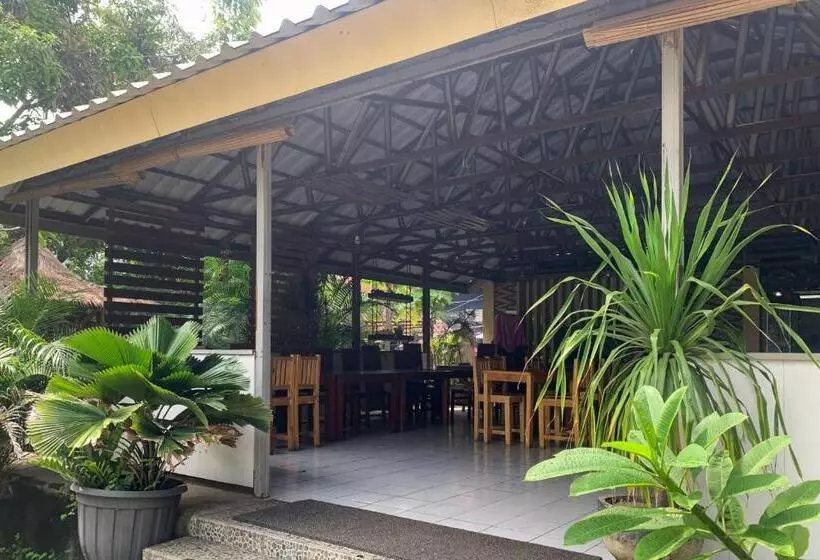 Hotelli Pelangi Merak Redpartner