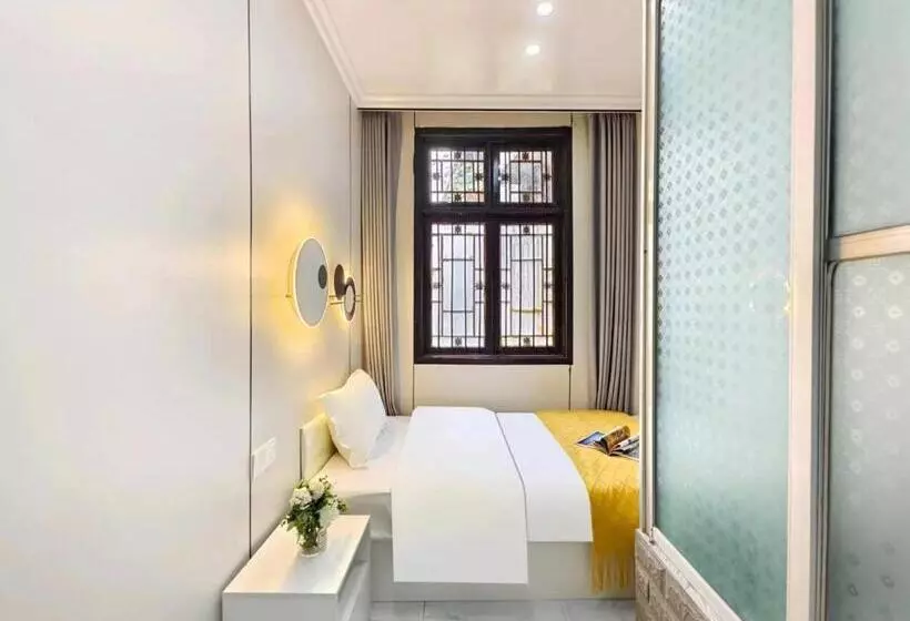 Majatalo 聚贤居客栈 Fenghuang Juxianju Inn