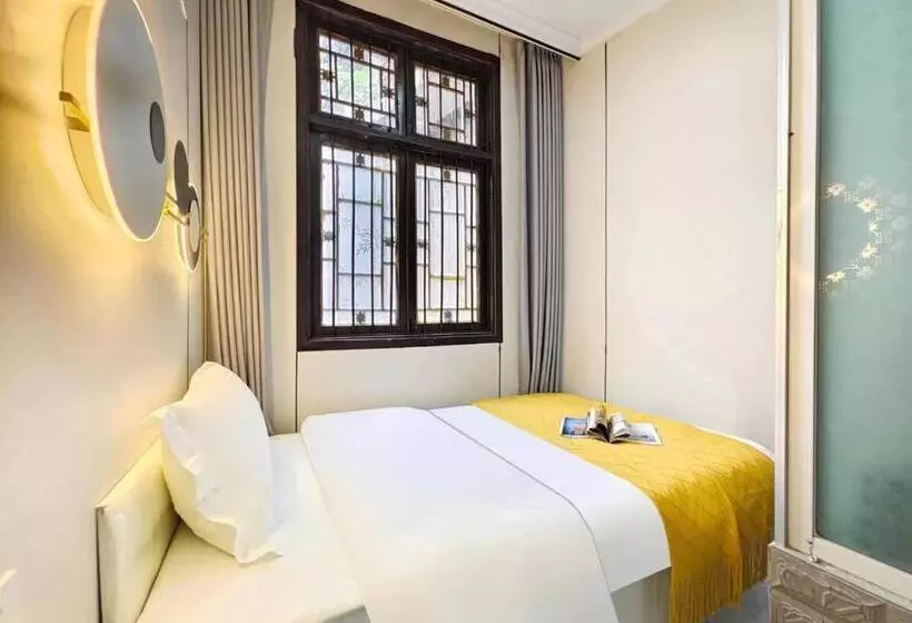 Majatalo 聚贤居客栈 Fenghuang Juxianju Inn