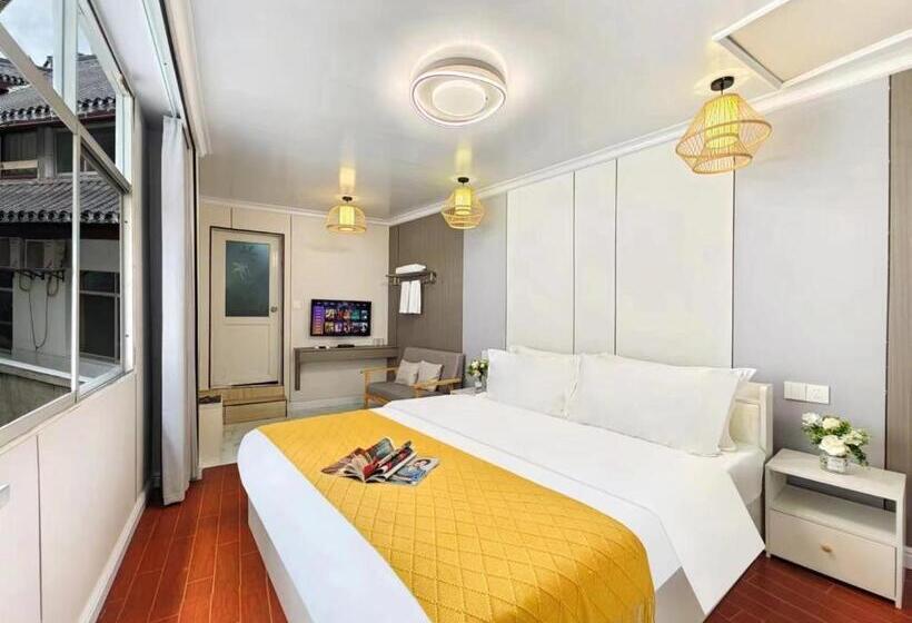 Pensionat 聚贤居客栈 Fenghuang Juxianju Inn