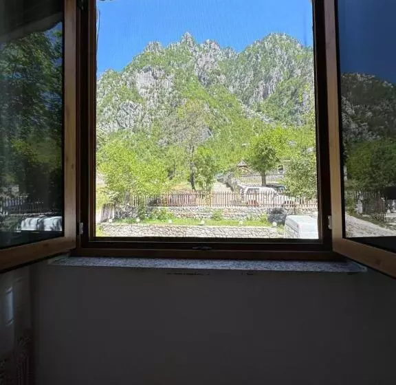 Majatalo Prek Bjeshka Guesthouse