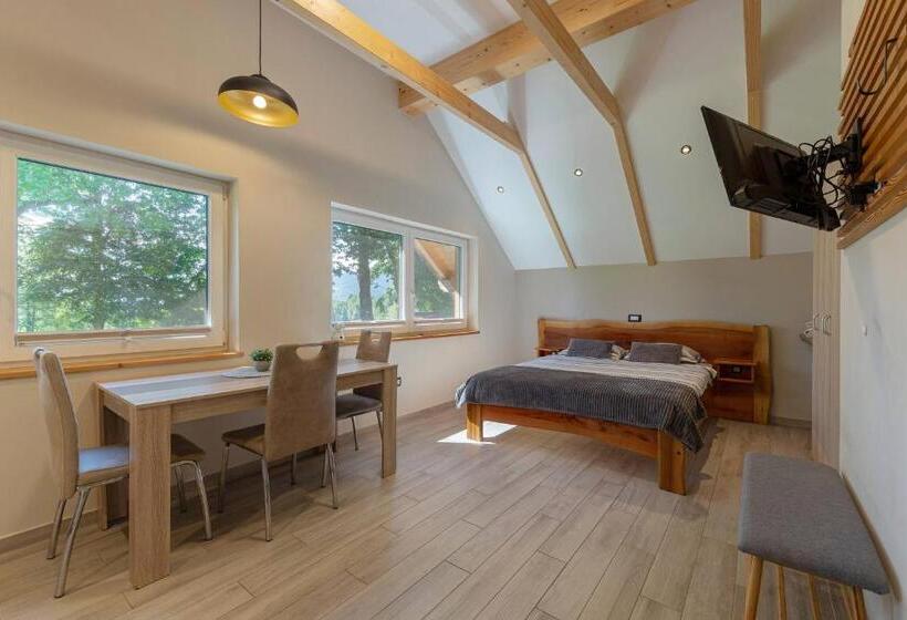 پانسیون Resort Pri Hrastu