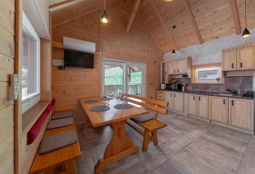 پانسیون Resort Pri Hrastu