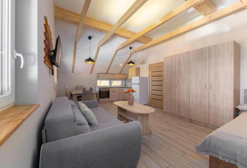 پانسیون Resort Pri Hrastu