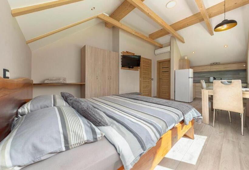 پانسیون Resort Pri Hrastu