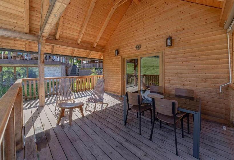 پانسیون Resort Pri Hrastu