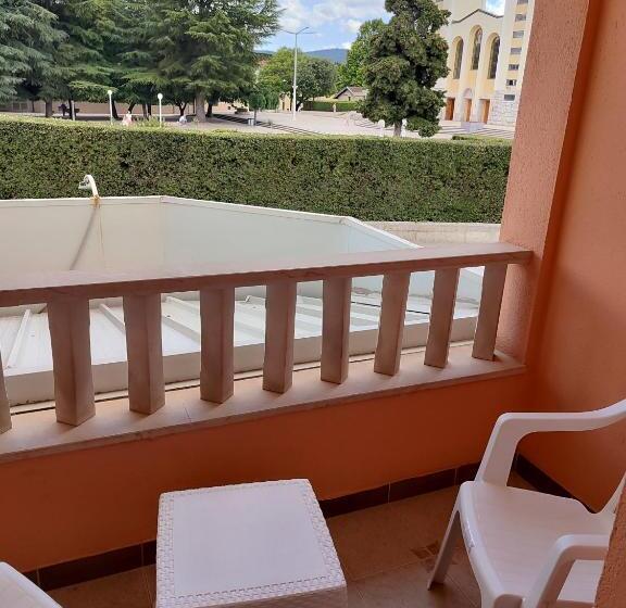 پانسیون Rooms Zdravko And Nevenka Cilic