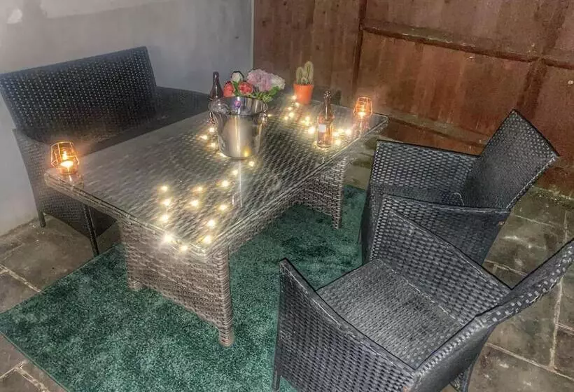 پانسیون Sanzzy Room London