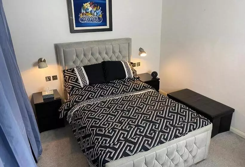 پانسیون Sanzzy Room London