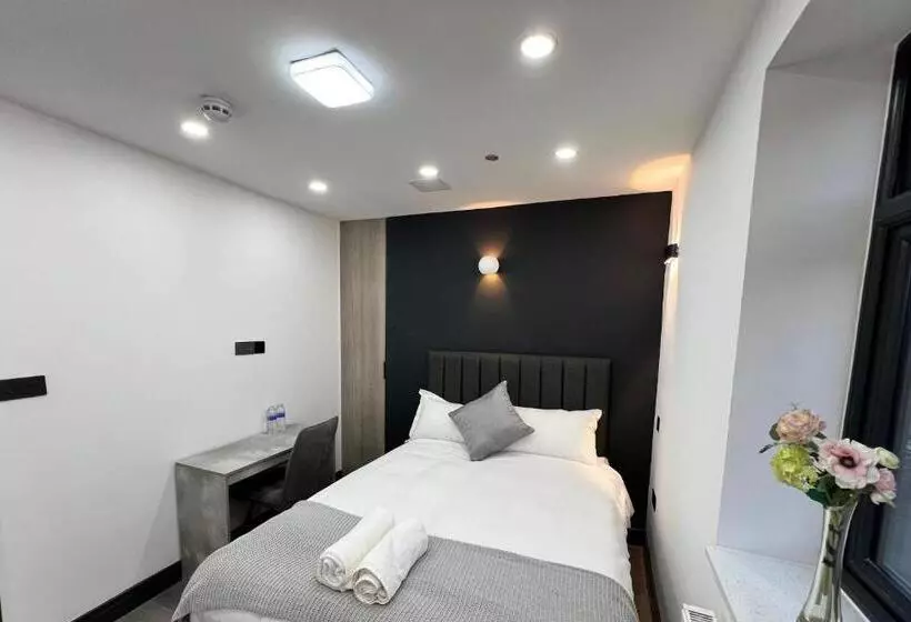 ペンション Thandi House Heathrow Airport