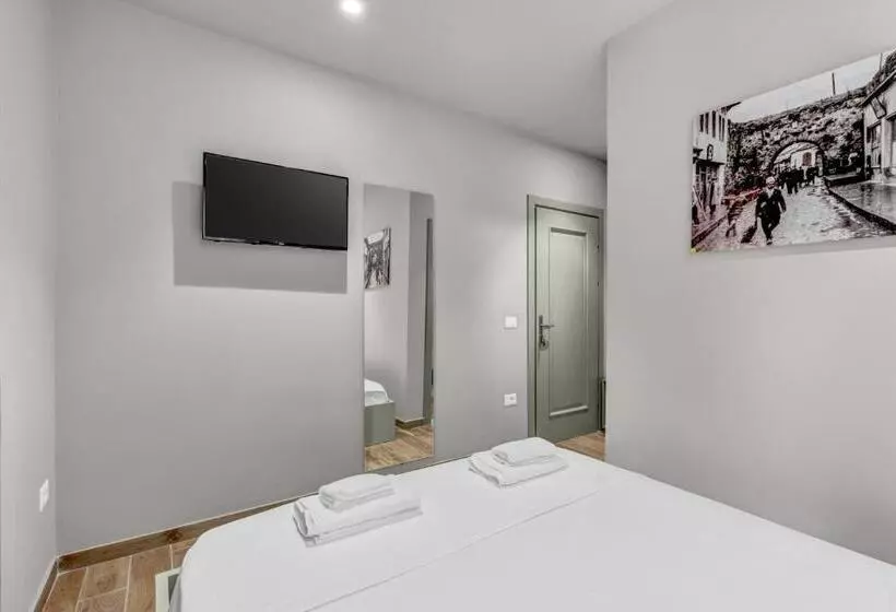 پانسیون Villa Zoi A Stay To Remember I Guesthouse Inside Elbasan Castle