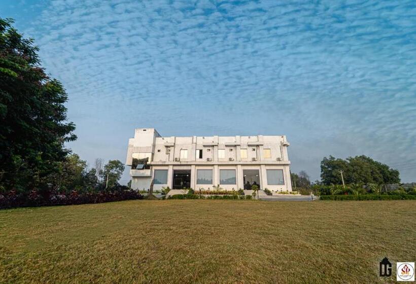 Shree Parivaar Resort