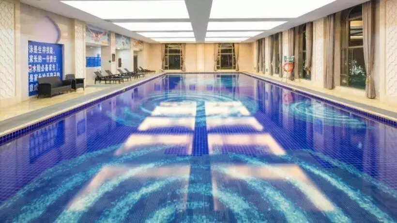 Country Garden Phoenix Hotel Maoming