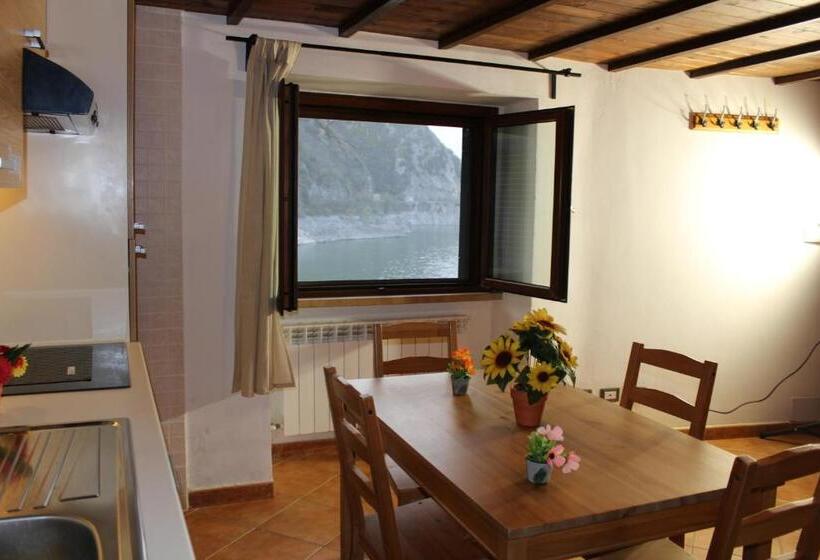 ホテル Agriturismo Incantesimo Del Lago Salto