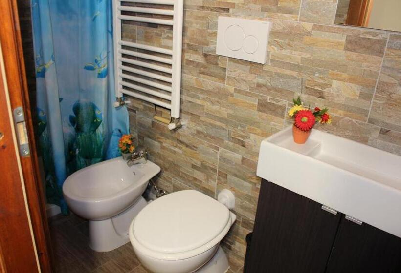 ホテル Agriturismo Incantesimo Del Lago Salto