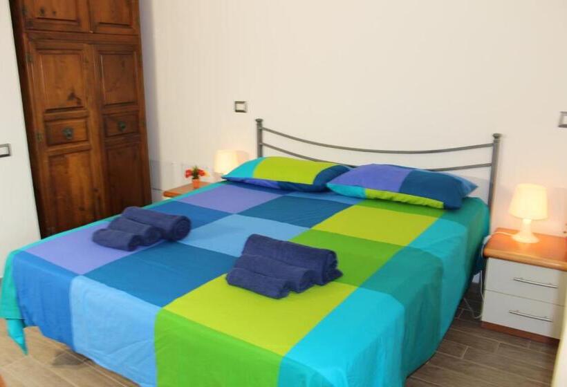 ホテル Agriturismo Incantesimo Del Lago Salto