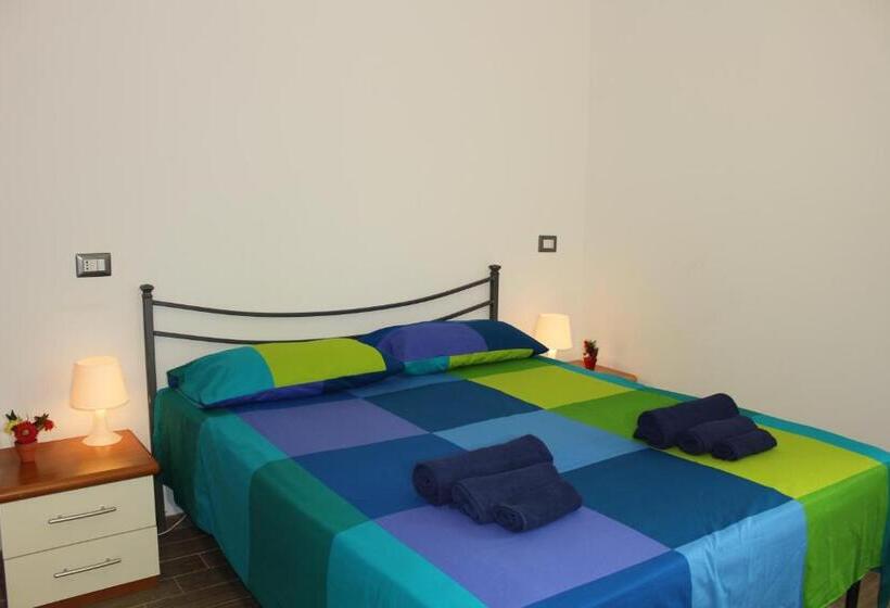 ホテル Agriturismo Incantesimo Del Lago Salto