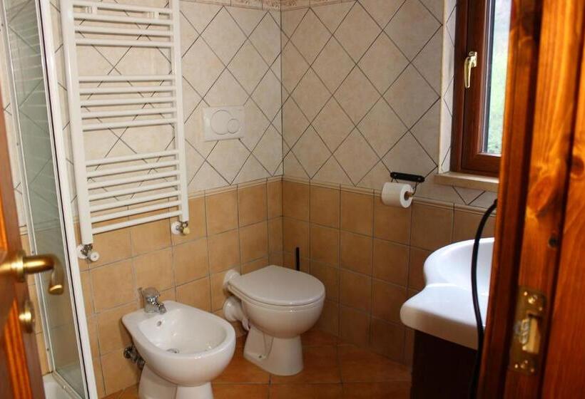 ホテル Agriturismo Incantesimo Del Lago Salto