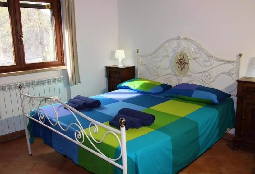 ホテル Agriturismo Incantesimo Del Lago Salto