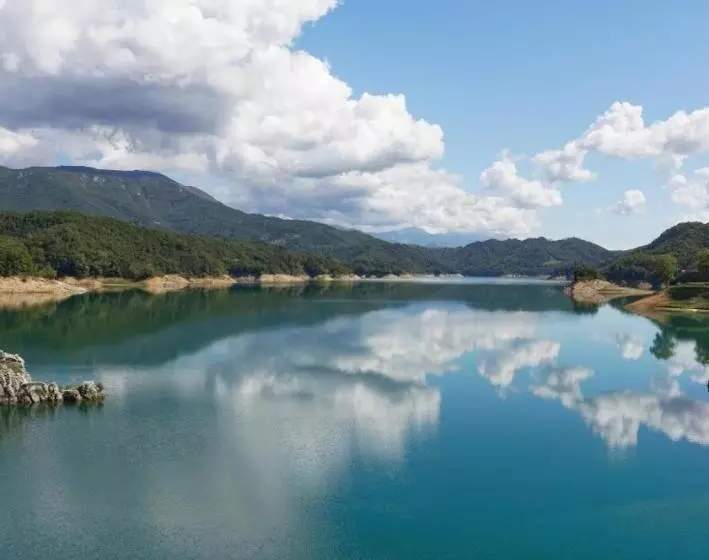 ホテル Agriturismo Incantesimo Del Lago Salto
