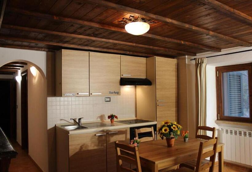 ホテル Agriturismo Incantesimo Del Lago Salto