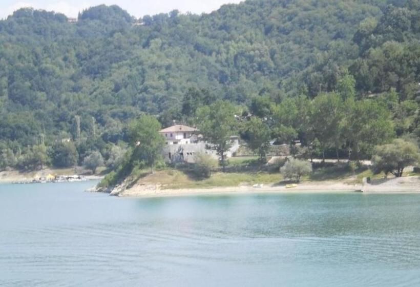 ホテル Agriturismo Incantesimo Del Lago Salto