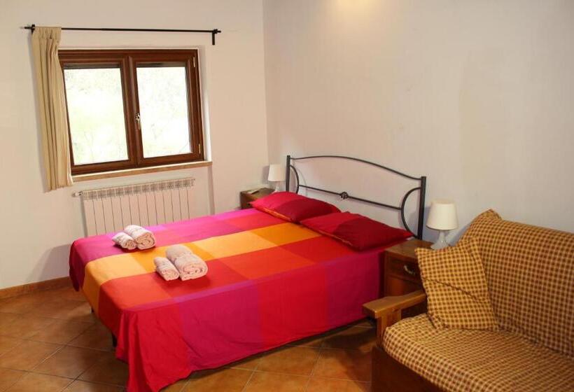 ホテル Agriturismo Incantesimo Del Lago Salto