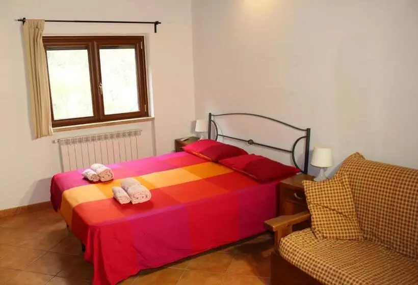 ホテル Agriturismo Incantesimo Del Lago Salto