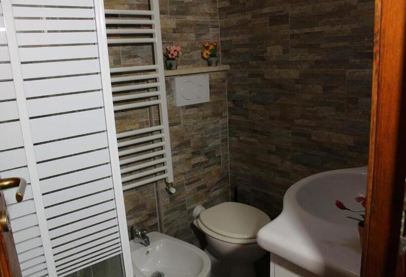 ホテル Agriturismo Incantesimo Del Lago Salto