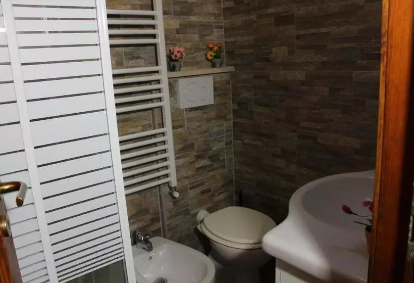 ホテル Agriturismo Incantesimo Del Lago Salto