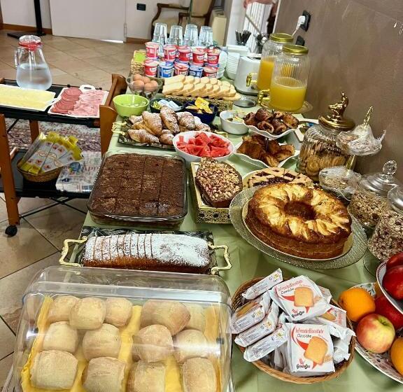 Отель Albergo Quatro Pini