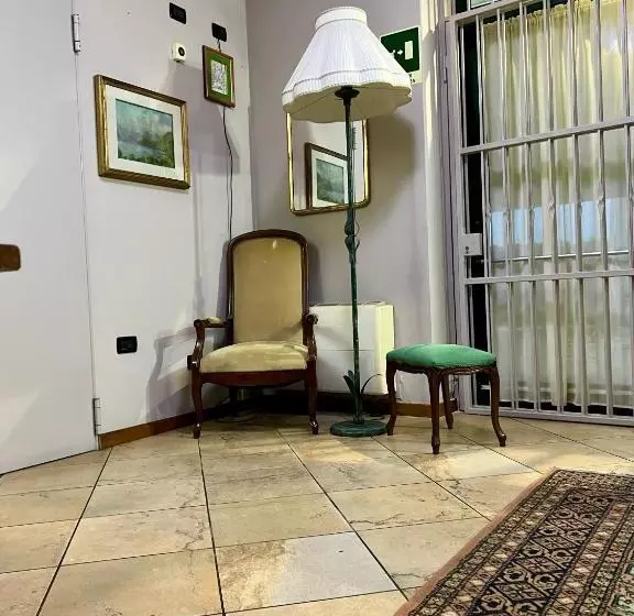 ホテル Albergo Quatro Pini