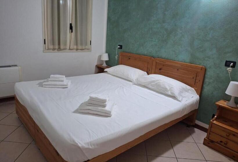 Отель Albergo Quatro Pini