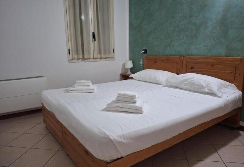 Отель Albergo Quatro Pini