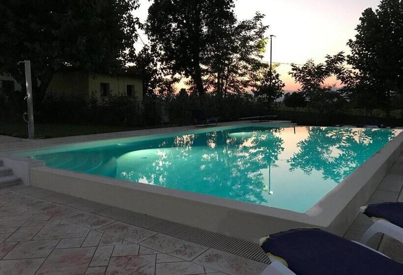 Отель Albergo Quatro Pini