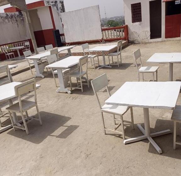 هتل Hôtel Saint Michel