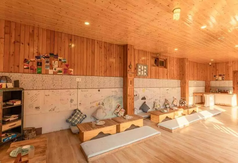 ユースホステル Moustache Shoja, Jibhi