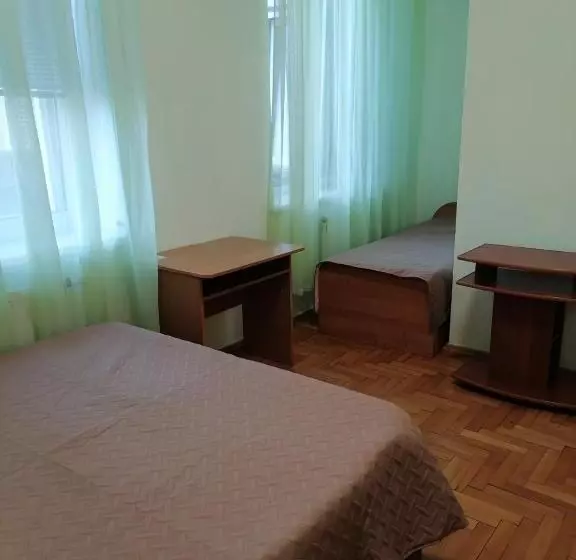 تختخواب و صبحانه українский дворик