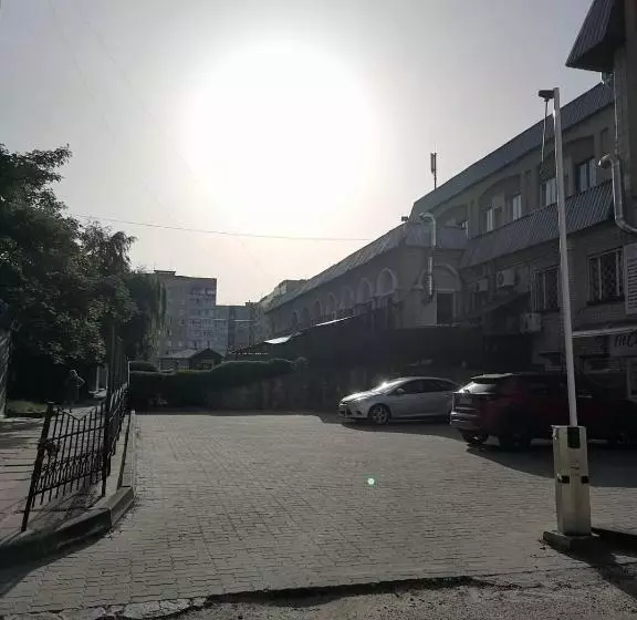تختخواب و صبحانه українский дворик