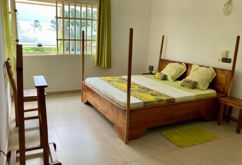 تختخواب و صبحانه Chez Marie Line