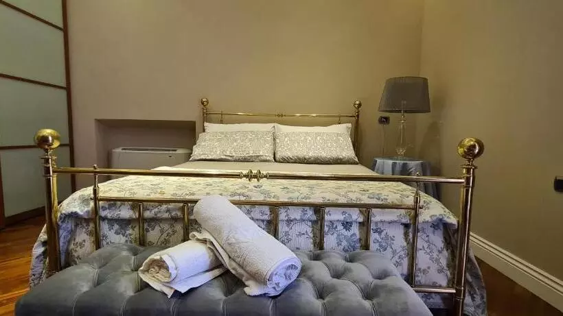 تختخواب و صبحانه Le Sale Resort