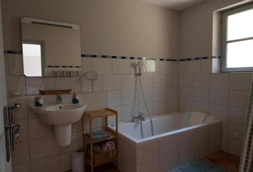 ベッドアンドブレックファースト Les Apiers, Chambre D Hôtes De Charme à Carcès