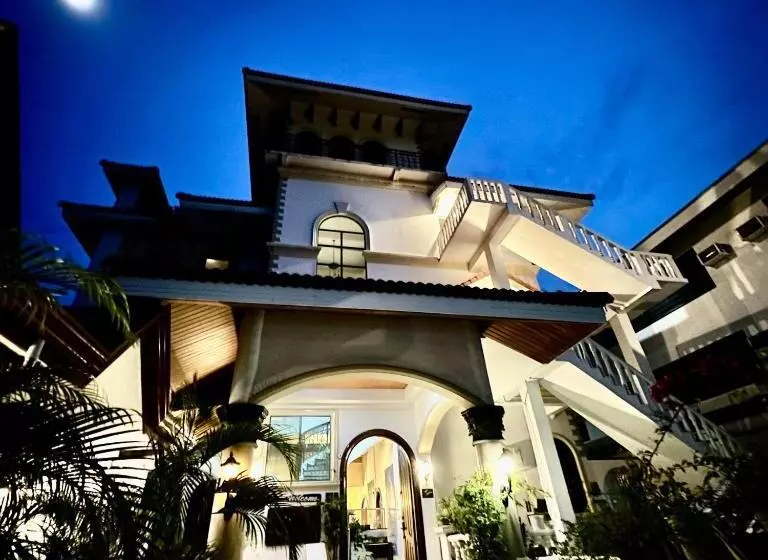 Gracey Dive Resort And Restaurant