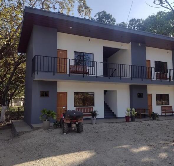 هتل کپسول Nosara Magazine Hostal